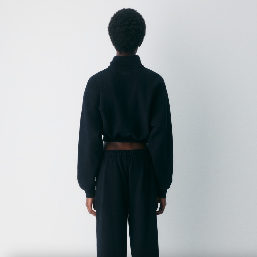 TNA ARITZIA Black Cozy Sweatfleece Perfect Fit Boyfriend Crop 1/2 Zip Sweatshirt - Picture 3 of 7